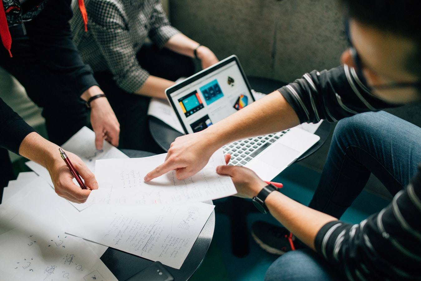Contratar agência de marketing digital Belém: 5 sinais de que sua PME precisa em 2026